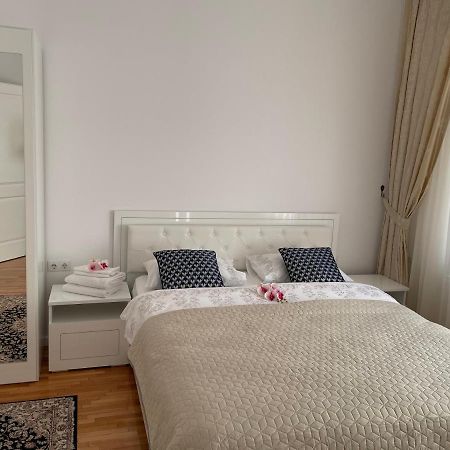 Orhideea Apartment Орадя Екстер'єр фото
