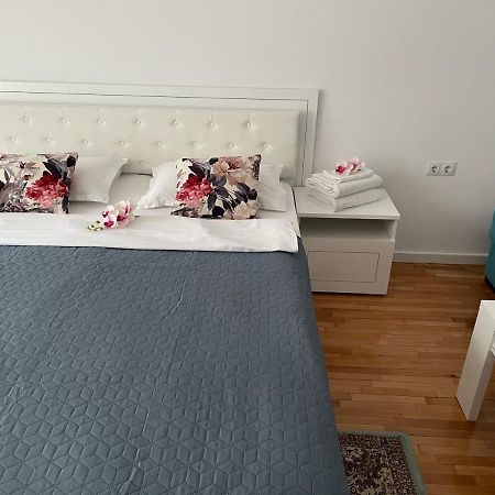 Orhideea Apartment Орадя Екстер'єр фото